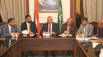 عبدالسند يمامة يطالب بتعديل نص المادة 40 و41 من قانون العمل الجديد عبدالسند يمامة يطالب بتعديل نص المادة 40 و41 من قانون العمل الجديد