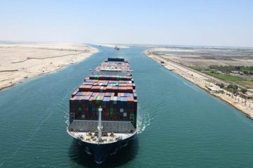 قناة السويس تشهد عبور سفينة الحاويات CMA CGM OSIRIS ضمن قافلة الجنوب بحمولة 154 الف طن