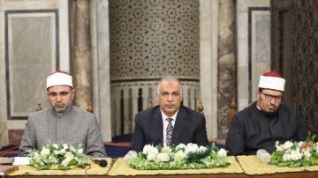 مدير الجامع الأزهر يحذر شبابنا من الوقوع فريسة لحروب الهوية الفكرية مدير الجامع الأزهر يحذر شبابنا من الوقوع فريسة لحروب الهوية الفكرية