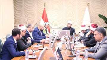 وزير الأوقاف يعقد اجتماعا موسعا لمتابعة الاستعدادات النهائية لإطلاق المنصة الرقمية للوزارة وزير الأوقاف يعقد اجتماعا موسعا لمتابعة الاستعدادات النهائية لإطلاق المنصة الرقمية للوزارة