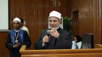 رئيس جامعة الأزهر لـ الخريجين : أنتم حملة ميراث النبوة رئيس جامعة الأزهر لـ الخريجين : أنتم حملة ميراث النبوة