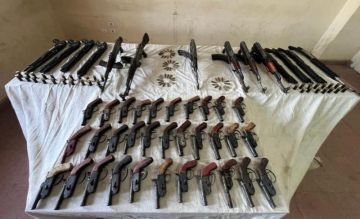 ضبط تجار مخدرات و100 متهما بحوزتهم أسلحة نارية في أسيوط ضبط تجار مخدرات و100 متهما بحوزتهم أسلحة نارية في أسيوط