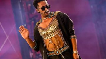 مصممة إطلالة محمد رمضان في مهرجان كوتشيلا: لم أنشغل بالجدل