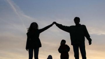 استشارية أسرية: الأسرة تنهار حال رفع العبء عن الرجل وإلقائه على المرأة استشارية أسرية: الأسرة تنهار حال رفع العبء عن الرجل وإلقائه على المرأة