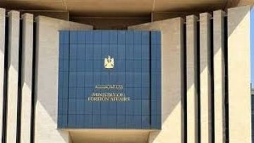 الخارجية: ننسق مع قنصليتنا ببنغازي لنقل جثامين ضحايا غرق قارب قبالة سواحل طبرق