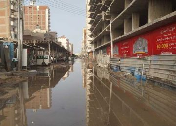 محافظة الدقهلية: انفجار خط مياه رئيسي بالمنصورة والدفع بالمعدات لإصلاحه