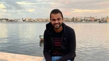 والد الشهيد مصطفى عفيفي يروي تفاصيل اللحظات الأخيرة في حياة ابنه قبل اغتياله من قبل حركة حسم الإرهابية والد الشهيد مصطفى عفيفي يروي تفاصيل اللحظات الأخيرة في حياة ابنه قبل اغتياله من قبل حركة حسم الإرهابية