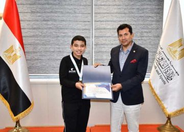 وزير الشباب والرياضة يستقبل بطل العالم في الشطرنج عبدالرحمن سامح