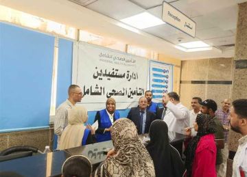محافظ أسوان يتابع انتظام تشغيل منظومة التأمين الصحي الشامل