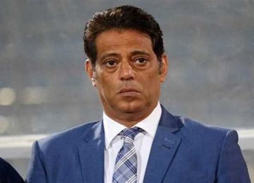 «يتفوق على وسام.. وكولر رفض ضمه».. هاني رمزي يرشح مهاجمًا قويًا للأهلي