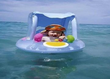 أول تعليق من أسرة الطفلة مريم التونسية.. وخبير يحذر من استخدام العوامات في البحر