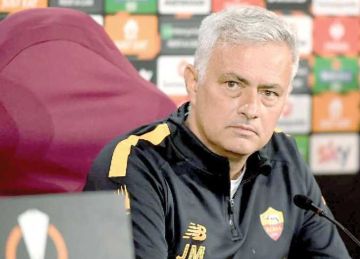  أين اللاعبين؟ .. مورينيو ينتقد إدارة فنربخشة قبل انطلاق الموسم الجديد