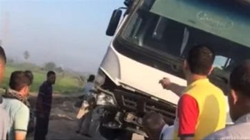 التحفظ على السائقين بحادث تصادم أتوبيس بسيارة نقل وميكروباصين في الشرقية