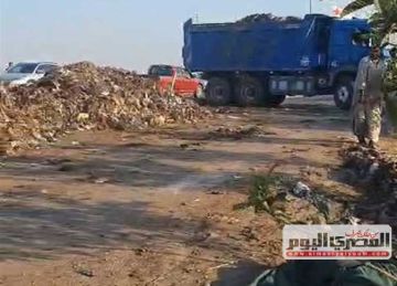 انقلاب سيارة نقل ثقيل على الطريق الدولي في بلطيم بـ كفر الشيخ