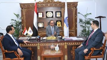 محافظ قنا يبحث مع وكيل وزارة الصحة سبل دعم المنظومة الطبية