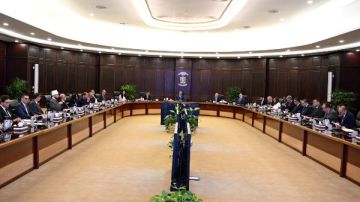 وزير الإسكان يعتذر عن انقطاع المياه بجزيرة الذهب