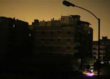 فصل التيار الكهربائي عن 12 منطقة بالعريش.. تعرف عليها