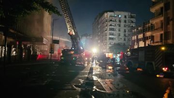 مدير أمن القاهرة يتابع عمليات السيطرة على حريق جديد بسنترال رمسيس فيديو