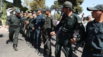 السلطات الإيرانية تعتقل 87 شخصا بتهم تتعلق بالتجسس لصالح إسرائيل