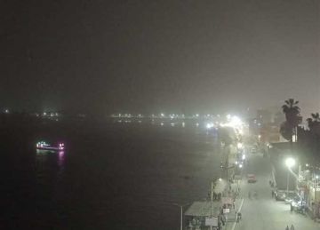 عاصفة ترابية تحجب الرؤية بـ أسوان.. ودرجات الحرارة تصل لـ45 اليوم الخميس