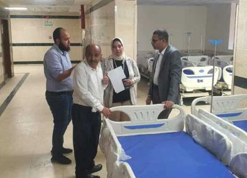 مستشفى أسوان الجامعي يتسلم وحدة عناية مركزة متكاملة لقسم الباطنة
