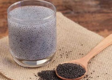 مشروب سحري غني بالألياف.. خطوات تحضير ماء بذور الشيا لإنقاص الوزن