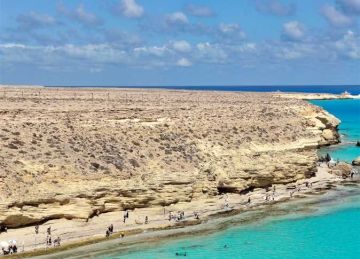 إصابة شاب سقط على جسم صلب أثناء الغطس على شاطئ الفيروز في مطروح