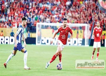 تريزيجيه يسجل هدف الأهلي الأول في مرمى البنزرتي التونسي (فيديو) تريزيجيه يسجل هدف الأهلي الأول في مرمى البنزرتي التونسي (فيديو)