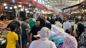 سوق أسماك بورسعيد الحضاري يشهد إقبالا من أبناء الباسلة وزائريها .. صور