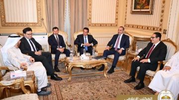 محمود فوزي يشهد افتتاح النسخة الرابعة من ملتقى شباب المعرفة بمسرح جامعة القاهرة