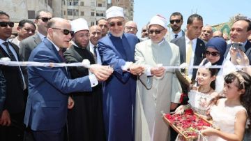 مفتي الجمهورية يفتتح أعمال تطوير ساحة المسجد الإبراهيمي بمدينة دسوق مفتي الجمهورية يفتتح أعمال تطوير ساحة المسجد الإبراهيمي بمدينة دسوق