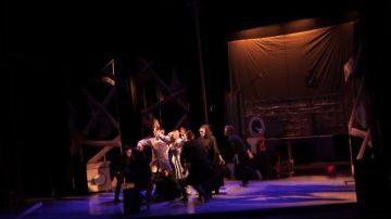 نساء بلا أقنعة ووليمة عيد.. عرضان مسرحيان يناقشان قضايا مجتمعية بجامعة دمنهور نساء بلا أقنعة ووليمة عيد.. عرضان مسرحيان يناقشان قضايا مجتمعية بجامعة دمنهور