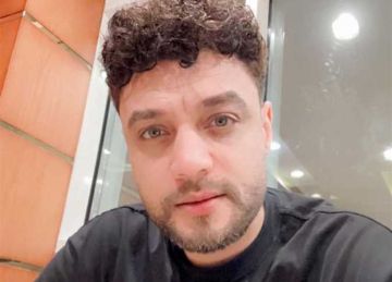 تمهيدا لاستخراج تصريح الدفن.. الطب الشرعي يوقع الكشف على جثمان الفنان أحمد عامر تمهيدا لاستخراج تصريح الدفن.. الطب الشرعي يوقع الكشف على جثمان الفنان أحمد عامر