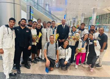 وزير الرياضة يهنئ أبطال الخماسي الحديث بعد إنجاز بطولة العالم للناشئين بالمجر