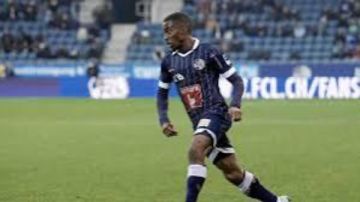 أمير هشام يشيد بأداء تيدي أوكو لاعب الزمالك الجديد: مهاري وسريع