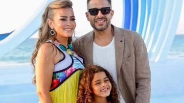 حماقي يخطف الأنظار مع ابنته في أحدث ظهور .. شاهد