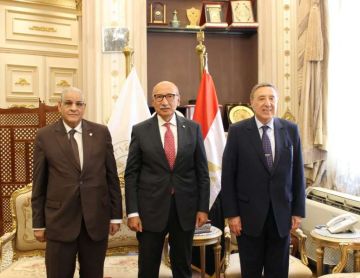 رئيس المحكمة الدستورية يهنئ رئيس مجلس القضاء الأعلى بمنصبه الجديد رئيس المحكمة الدستورية يهنئ رئيس مجلس القضاء الأعلى بمنصبه الجديد