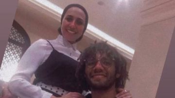 محمد النني يشارك صورة مع شقيقته ويعلق: الحب