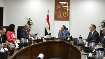 مدبولي: متابعة جهود تأمين الوقود اللازم لمحطات الكهرباء وموقف مشروعات الطاقة الجديدة