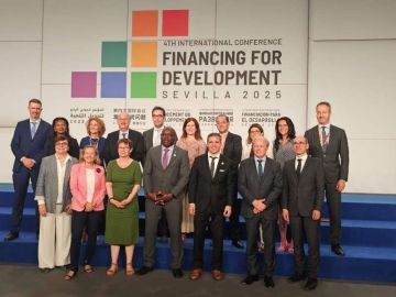 وزير المالية.. في مؤتمر التمويل من أجل التنمية بأسبانيا: أزمة الديون العالمية تؤثر على جهود التنمية.. سياسات ومشاريع التعاون التنموي لابد أن تتوافق مع الإصلاحات الوطنية وزير المالية.. في مؤتمر التمويل من أجل التنمية بأسبانيا: أزمة الديون العالمية تؤثر على جهود التنمية.. سياسات ومشاريع التعاون التنموي لابد أن تتوافق مع الإصلاحات الوطنية