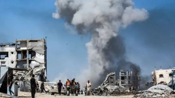 الأمم المتحدة تتعهد بإنقاذ أكبر عدد من المجوعين في غزة الأمم المتحدة تتعهد بإنقاذ أكبر عدد من المجوعين في غزة