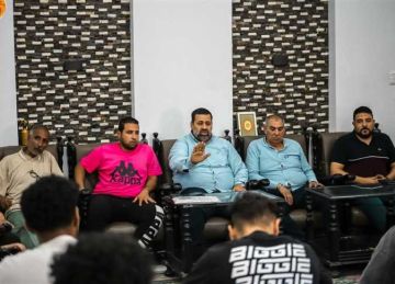 رئيس المنصورة يجتمع بالجهاز الفني واللاعبين قبل انطلاق فترة الإعداد رئيس المنصورة يجتمع بالجهاز الفني واللاعبين قبل انطلاق فترة الإعداد