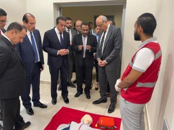 وزيرا الصحة والطيران يتفقدان عيادات الحجر الصحي وأجهزة إزالة الرجفان القلبي المستحدثة بمطار القاهرة الدولي