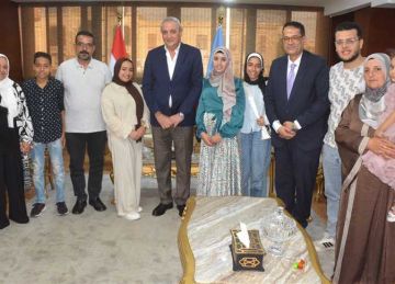  أنتن فخر الغربية وتاج على رؤوسنا .. محافظ الغربية يكرم أوائل الدبلومات الفنية