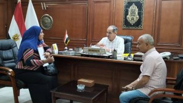 رئيس مدينة الغردقة يناقش 8 طلبات في لقاء المواطنين الأسبوعي رئيس مدينة الغردقة يناقش 8 طلبات في لقاء المواطنين الأسبوعي