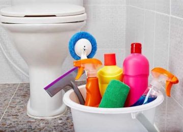 للتخلص من الروائح الكريهة.. 7 طرق بسيطة وفعالة لتنظيف الحمام