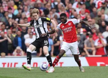 القنوات الناقلة لـ مباراة أرسنال ونيوكاسل مباشر اليوم.. والموعد