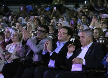 بحضور أكثر من 4 آلاف مشاهد.. وزير الثقافة ومحافظ الإسكندرية يفتتحان المهرجان الصيفي للأوبرا (صور)