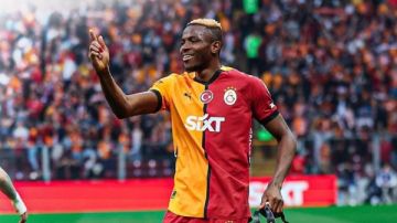 جالطة سراي يتوصل لاتفاق نهائي مع نابولي لضم فيكتور أوسيمين جالطة سراي يتوصل لاتفاق نهائي مع نابولي لضم فيكتور أوسيمين