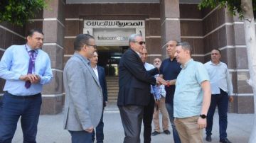 محافظ الغربية يتفقد السنترال الرئيسي لمتابعة كفاءة الخدمة وجودة الاستجابة